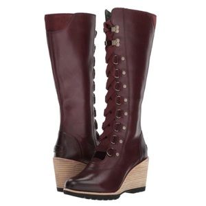 Sorel After Hours Tall Burgundy Boots, size 8